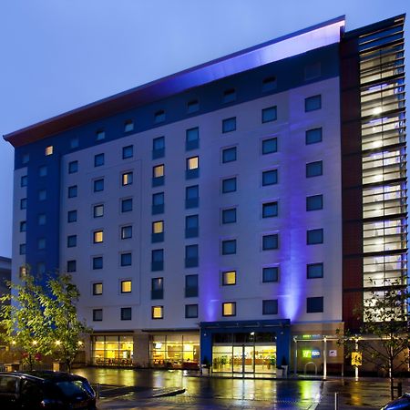 Holiday Inn Express Slough Exteriér fotografie
