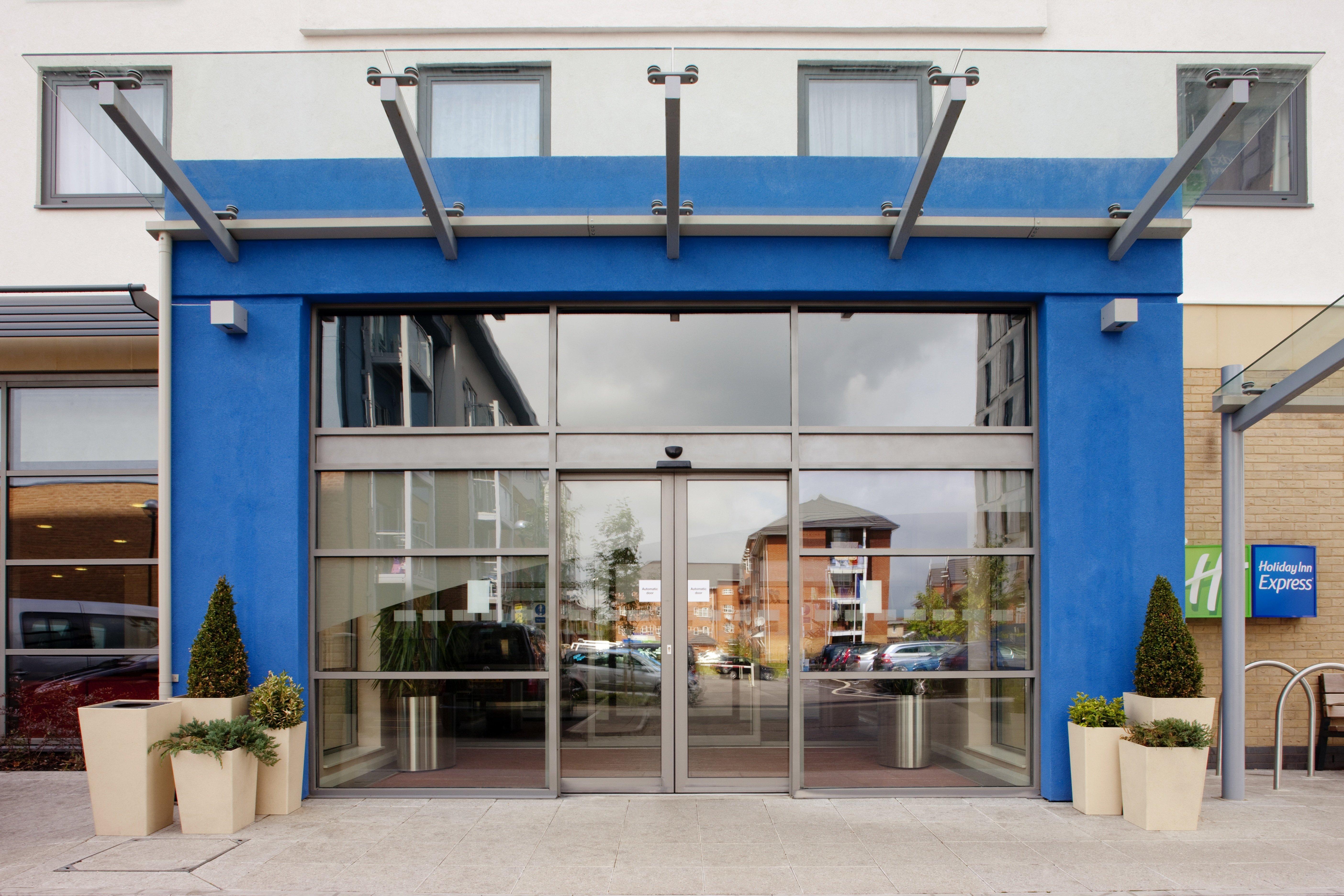 Holiday Inn Express Slough Exteriér fotografie