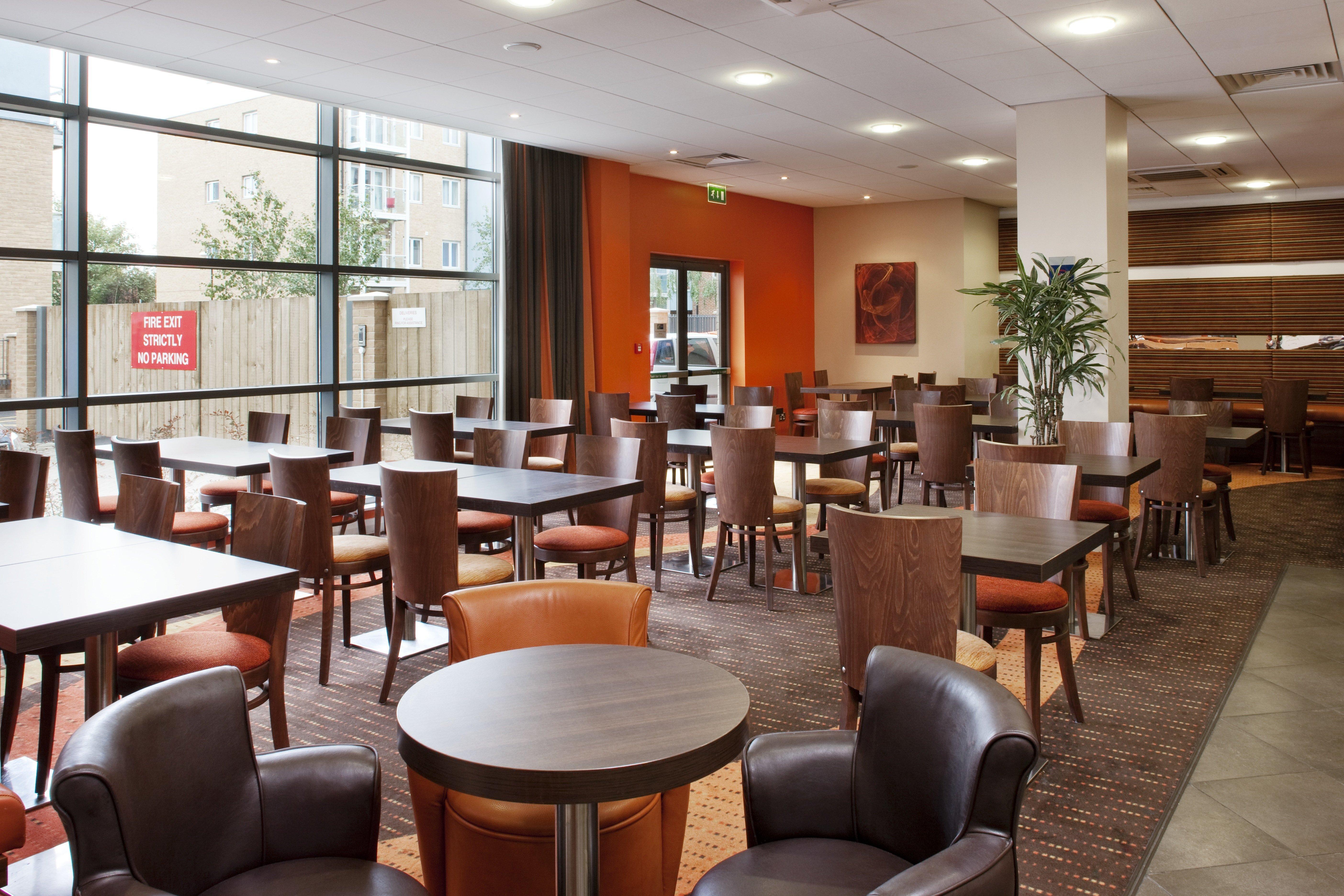 Holiday Inn Express Slough Exteriér fotografie