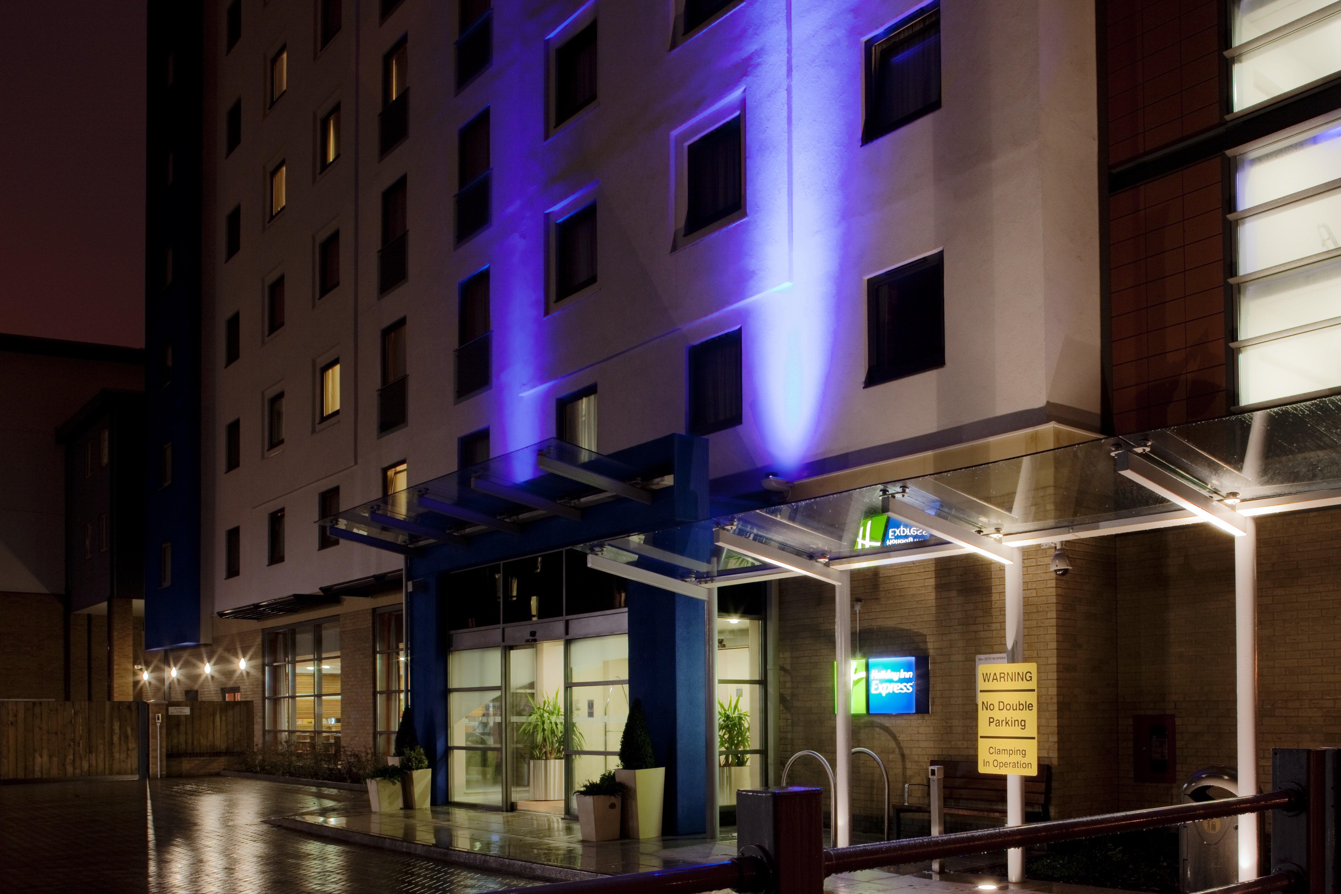 Holiday Inn Express Slough Exteriér fotografie
