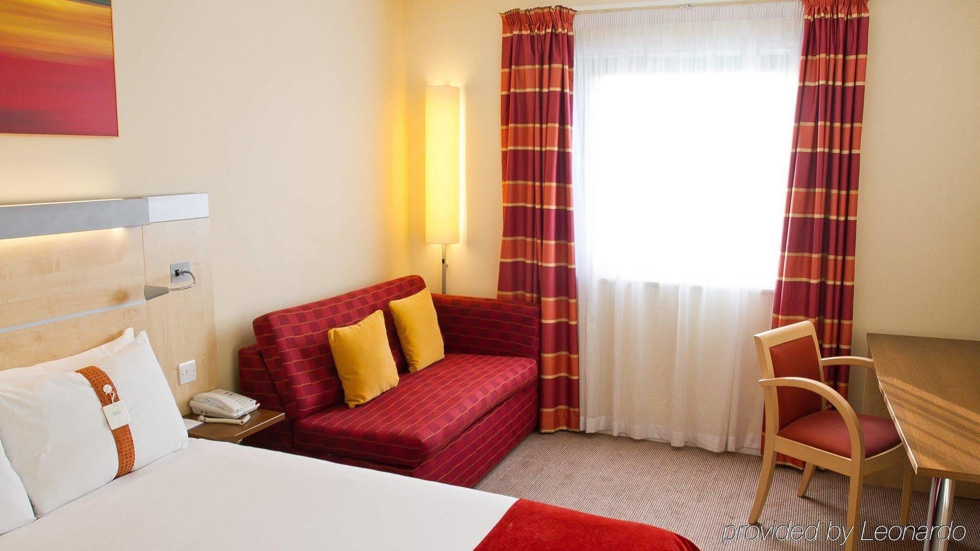 Holiday Inn Express Slough Exteriér fotografie