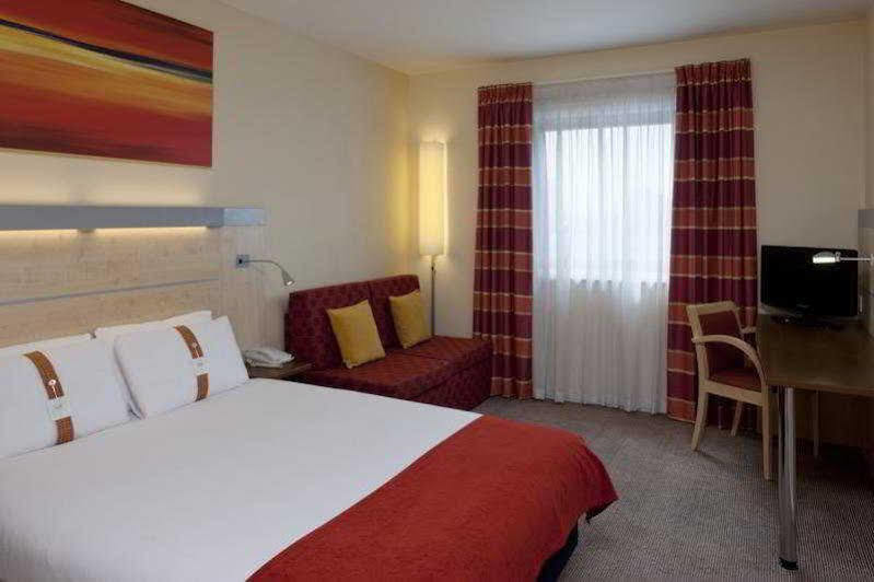 Holiday Inn Express Slough Exteriér fotografie