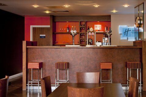 Holiday Inn Express Slough Exteriér fotografie